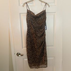 LAUNDRY by Shelli Segal NWT Animal print ruched cowl neck midi dress. Size 4